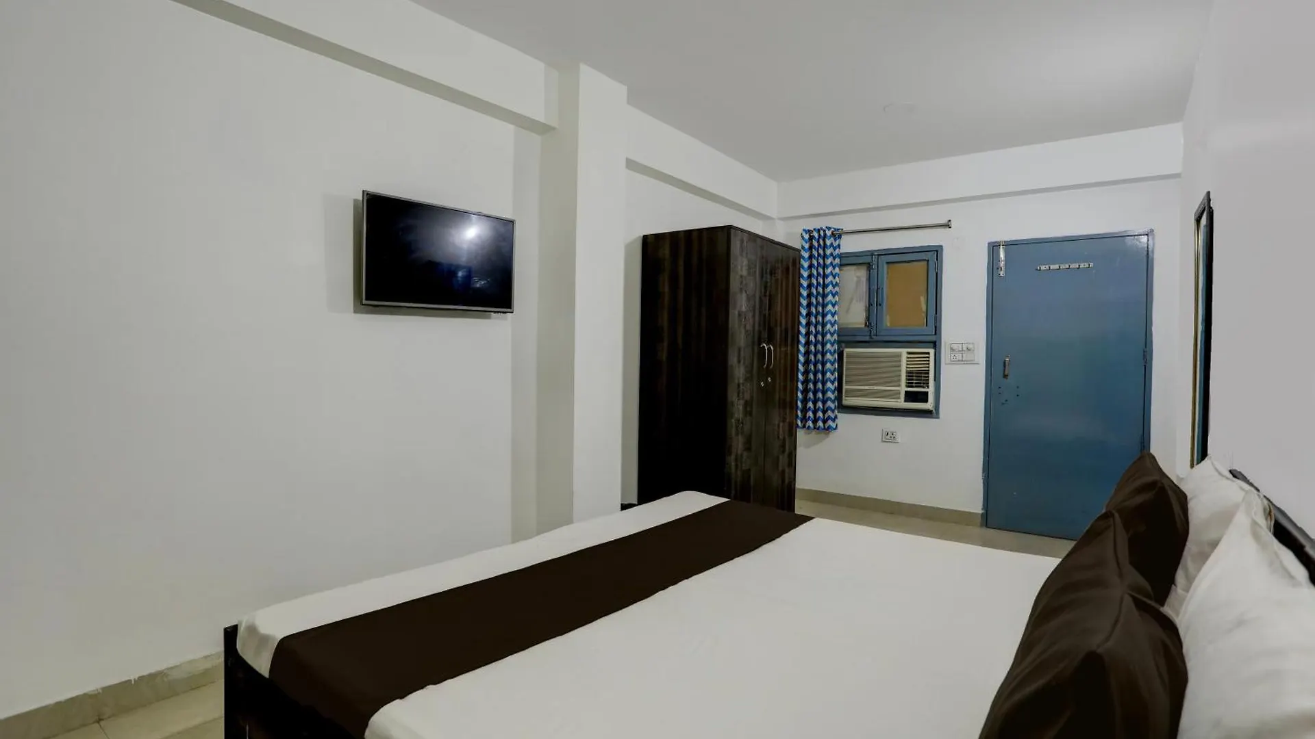 גורגאון Hotel Sweet Voilet 3*,  הודו